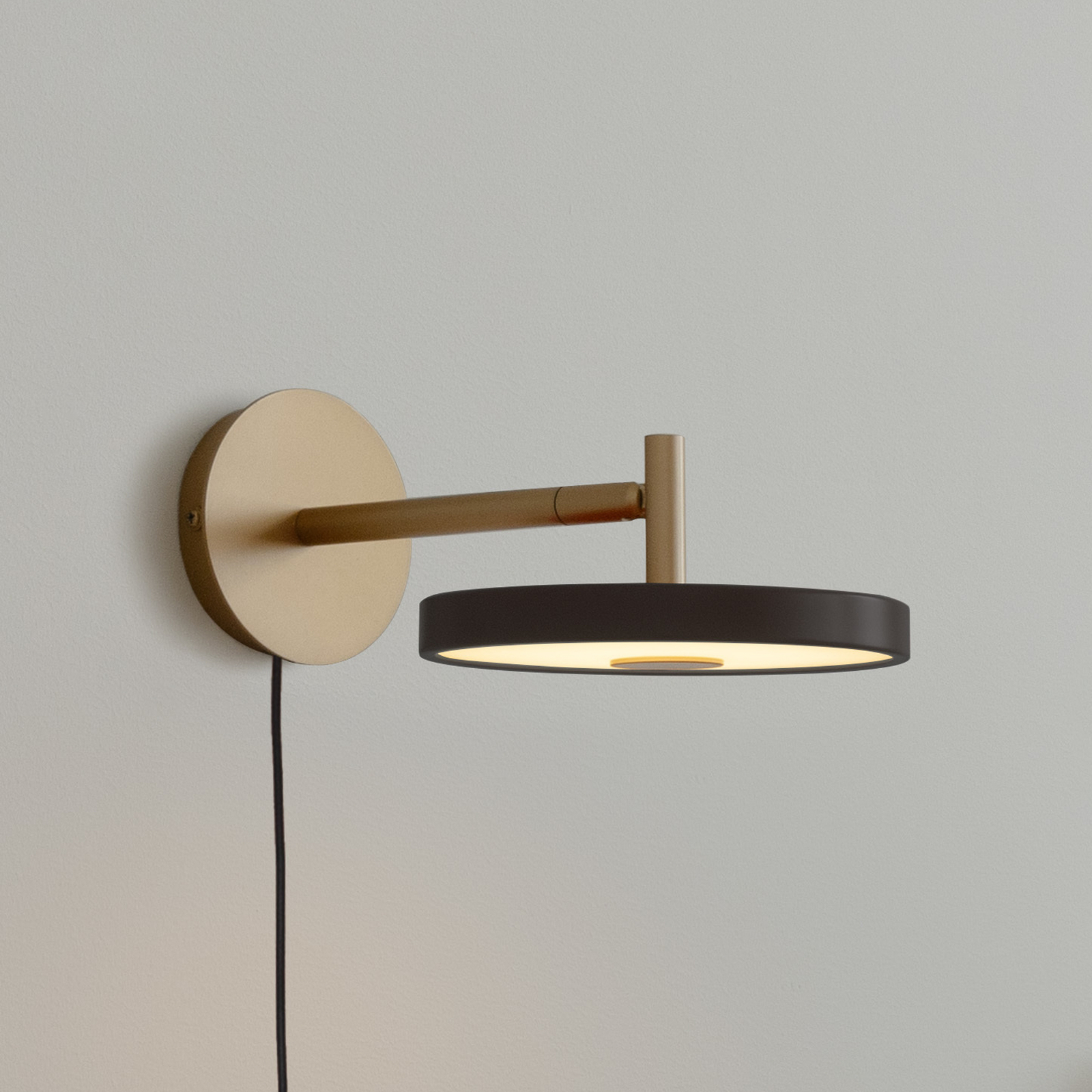 UMAGE LED wall lamp Asteria Short, black/brass, plug